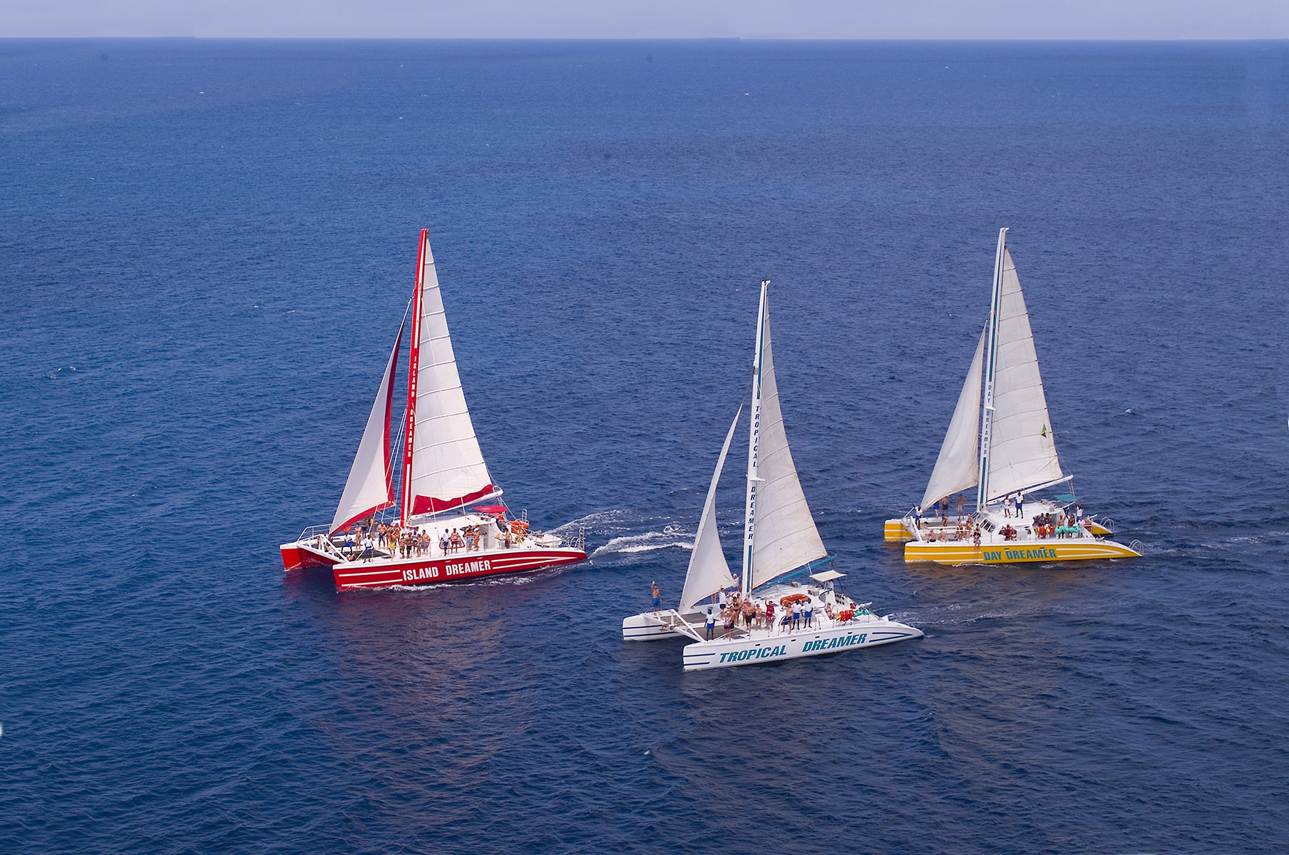3-Catamarans-open-water-tour-adventure-min
