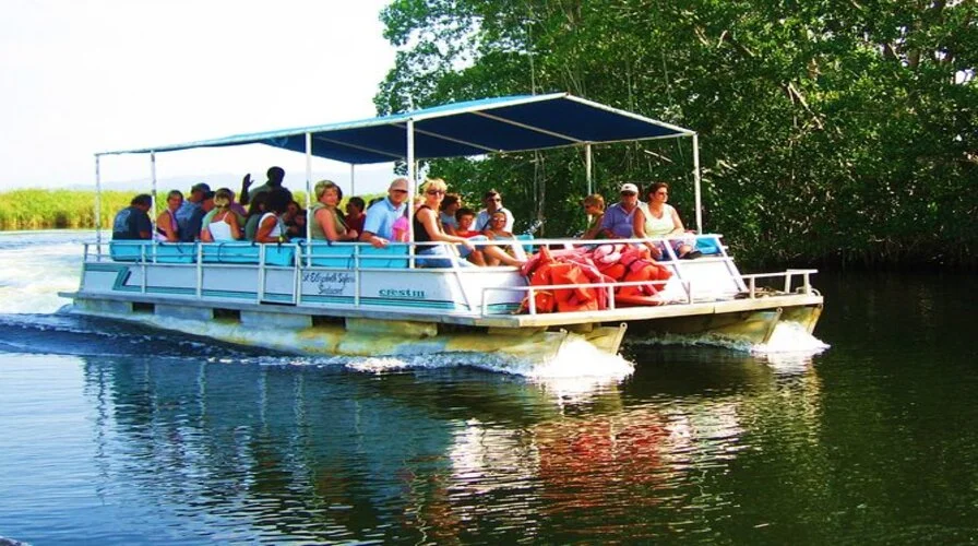 7. Experience Reggae Music and Local Nightlife