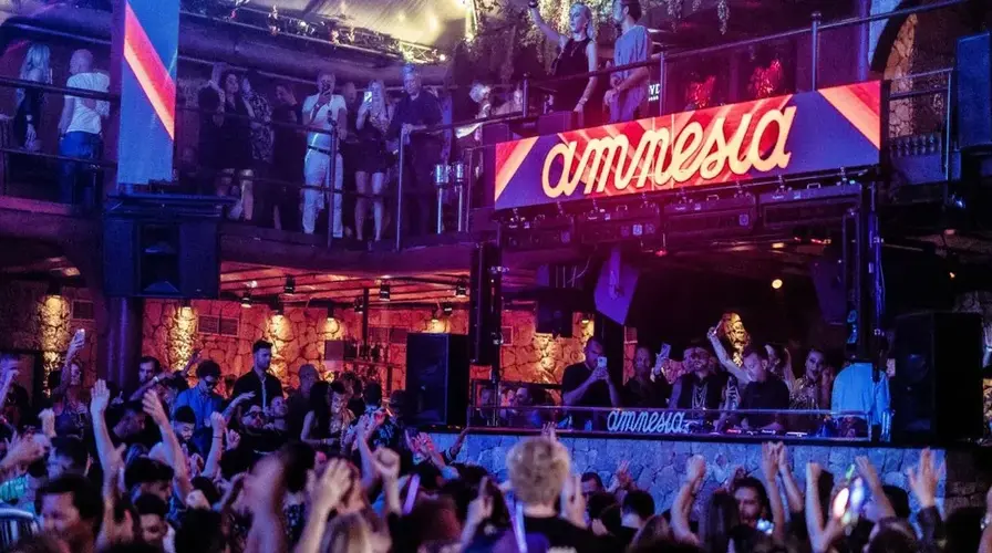 15. Enjoy Nightlife and Reggae Music